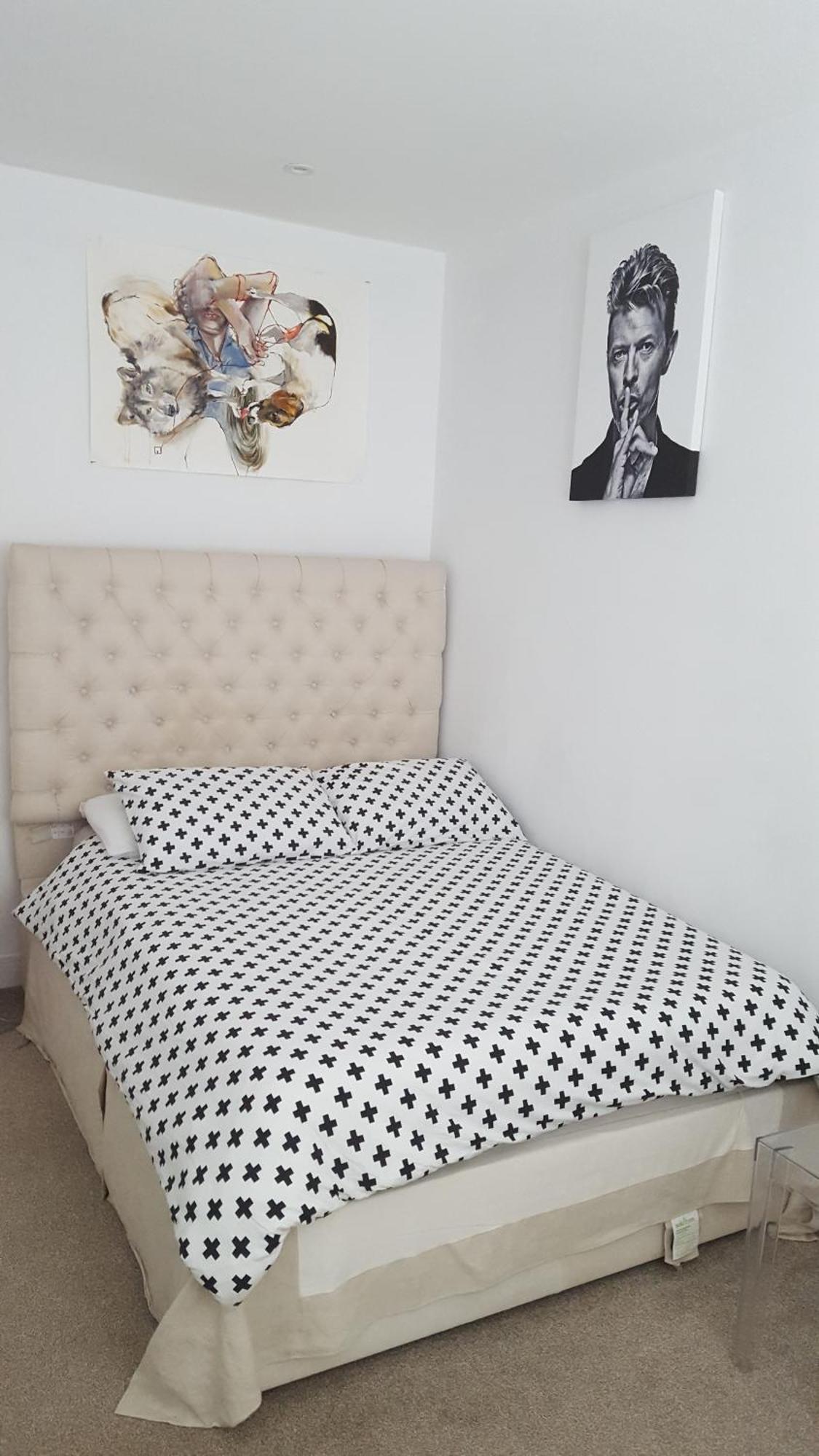 Family Home With Easy Commute To London! 克罗伊登 外观 照片